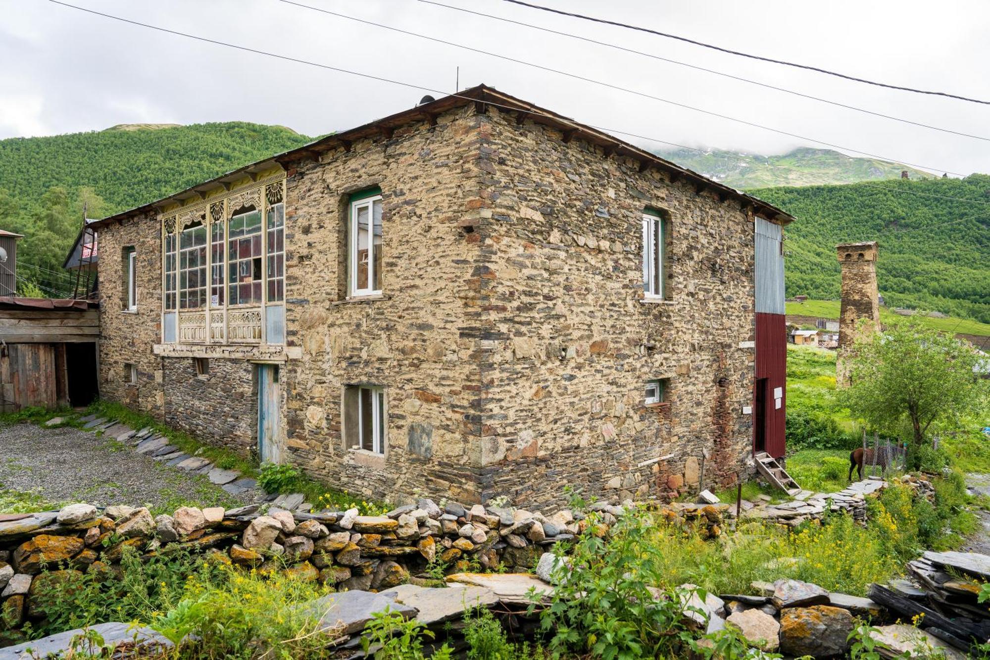 Guesthouse Svani Ushguli Extérieur photo
